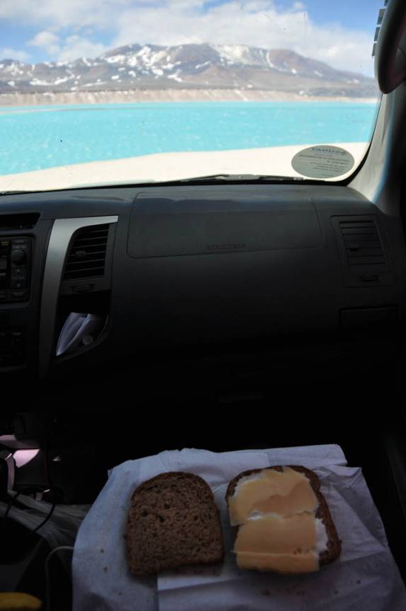 Piquenique em frente à Laguna Verde, no lado chileno do Paso San Francisco, no nosso caminho para a cidade de Copiapo